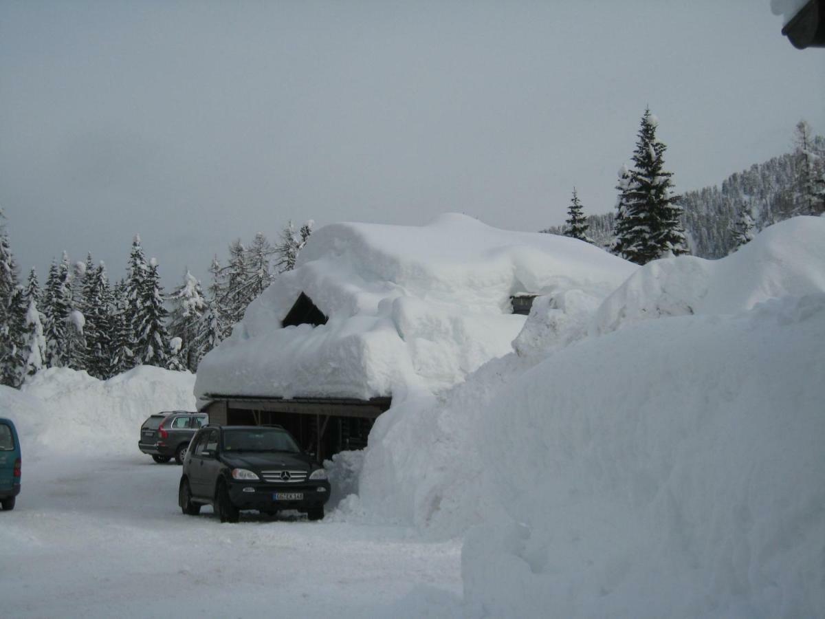Haus Serena Oben Sonnenalpe Nassfeld Bagian luar foto